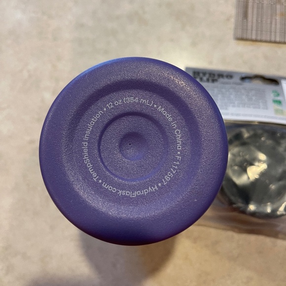 Like new 12oz Hydro Flask with NWT Flip Lid - Picture 4 of 4